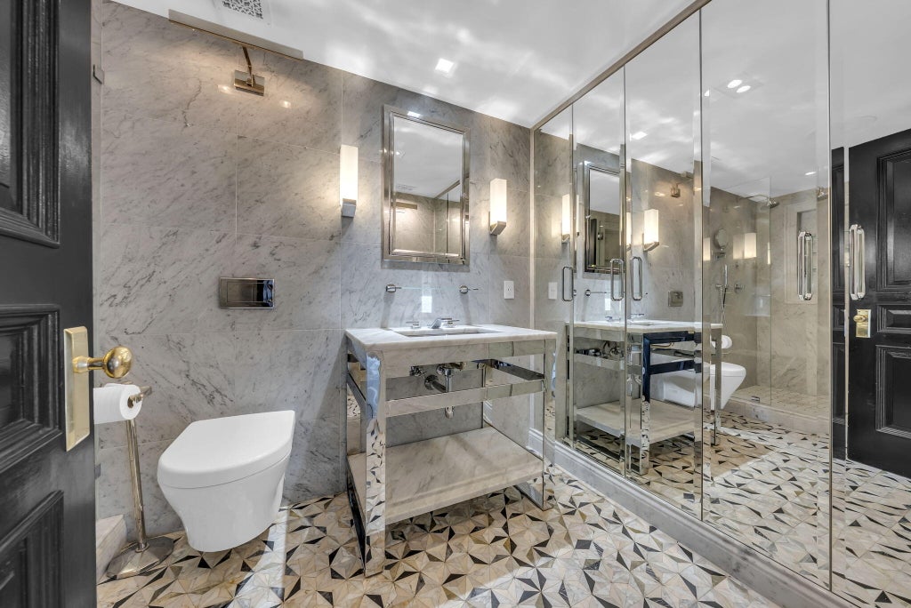 Photo of 341 N Birch Road #Unit 206, Fort Lauderdale, FL 33304 (MLS # B26030695)