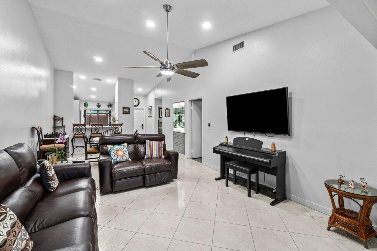 OAKWOOD II - Residential