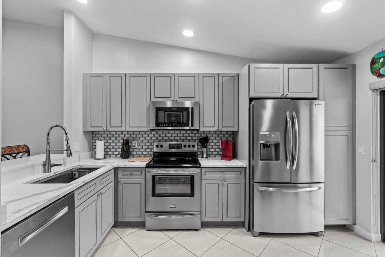 OAKWOOD II - Residential