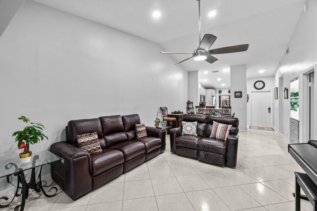 OAKWOOD II - Residential