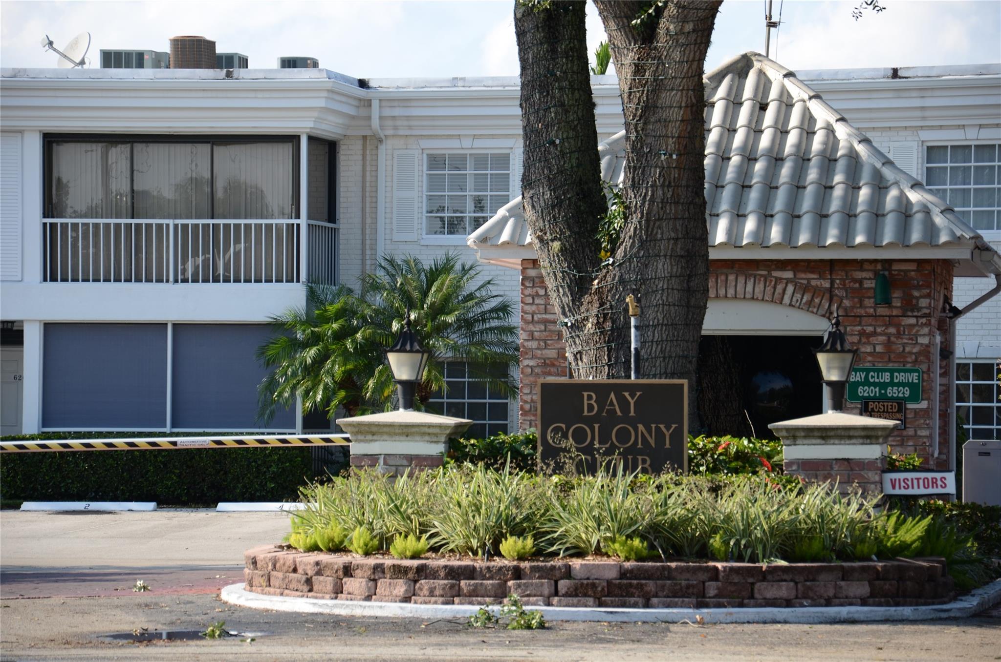 Bay Colony Club Condo - Residential