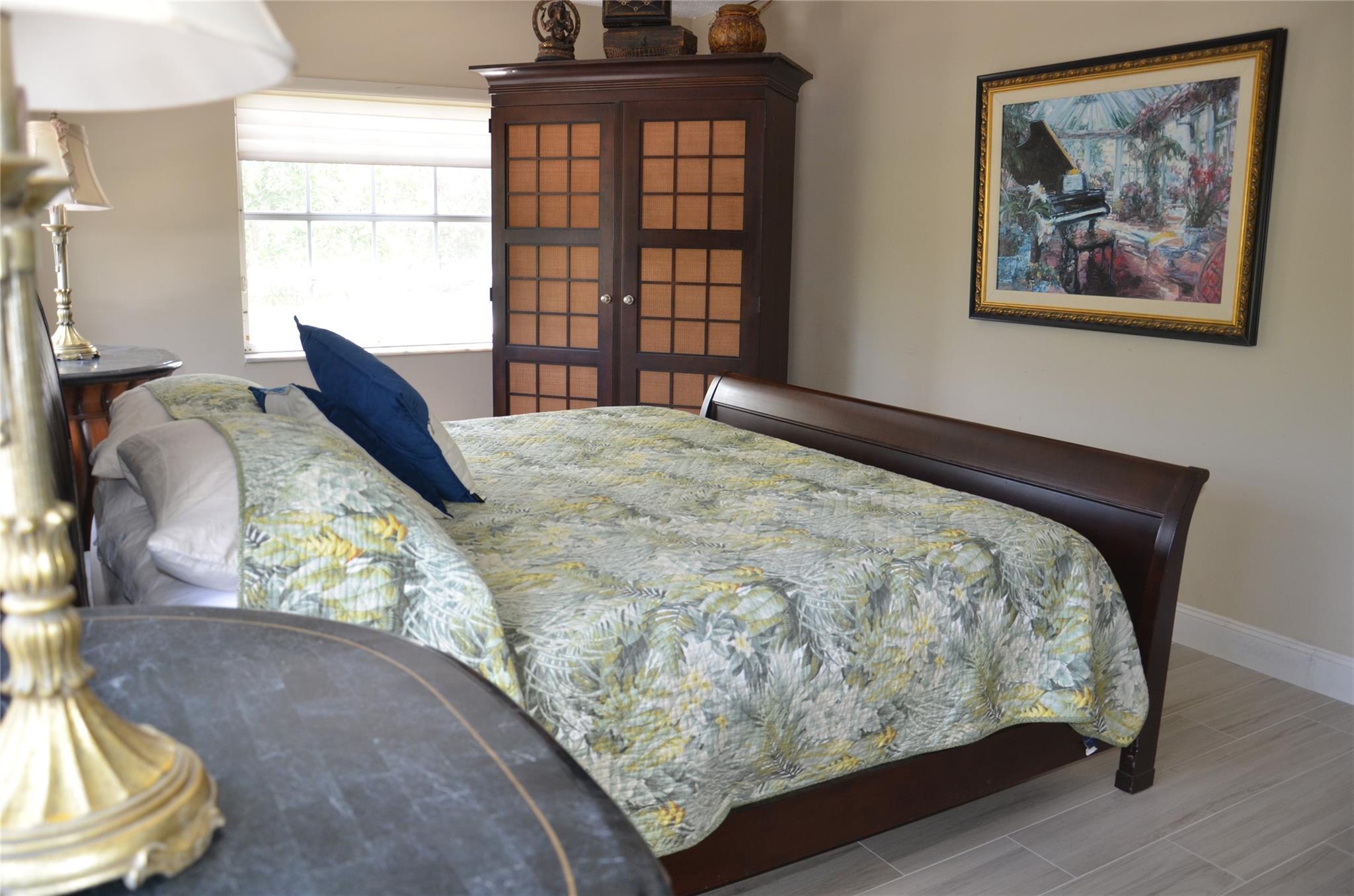 Bay Colony Club Condo - Residential