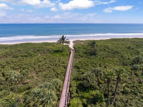 A home in Hutchinson Island