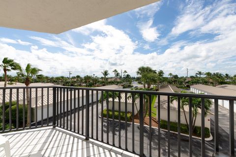 A home in Hutchinson Island