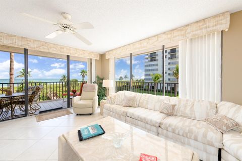 A home in Hutchinson Island