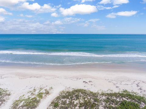 A home in Hutchinson Island