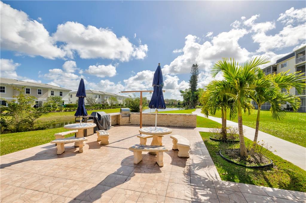 BRIARWOOD CLUB CONDO - Residential