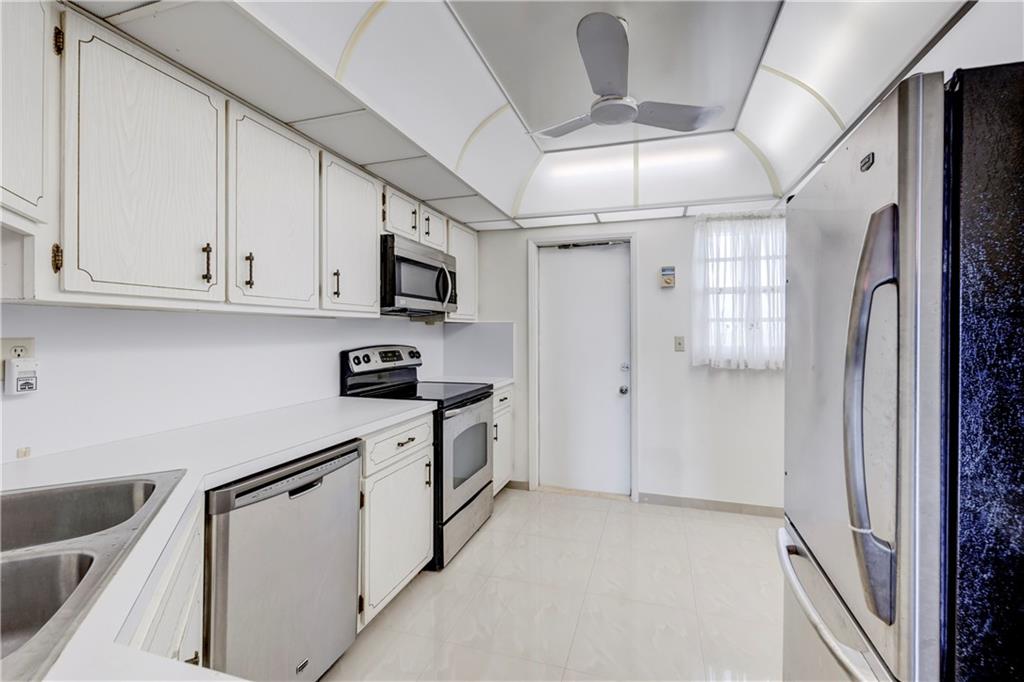 BRIARWOOD CLUB CONDO - Residential
