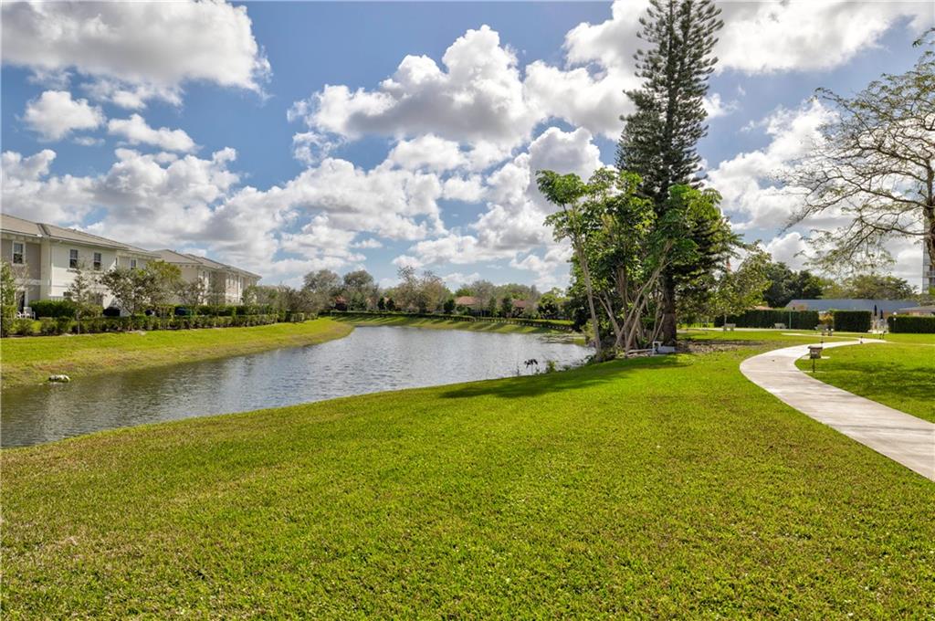 BRIARWOOD CLUB CONDO - Residential