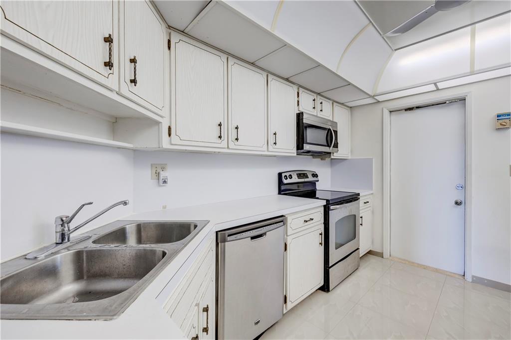 BRIARWOOD CLUB CONDO - Residential