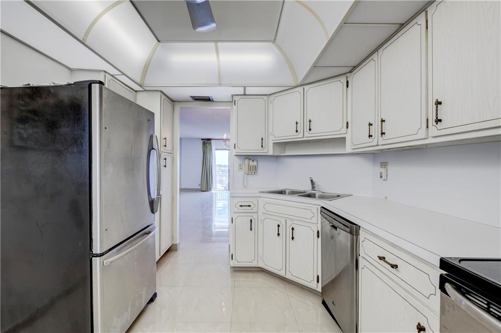 BRIARWOOD CLUB CONDO - Residential