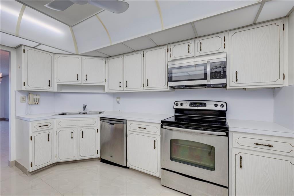 BRIARWOOD CLUB CONDO - Residential
