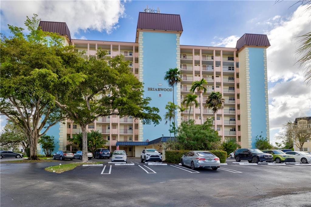 BRIARWOOD CLUB CONDO - Residential