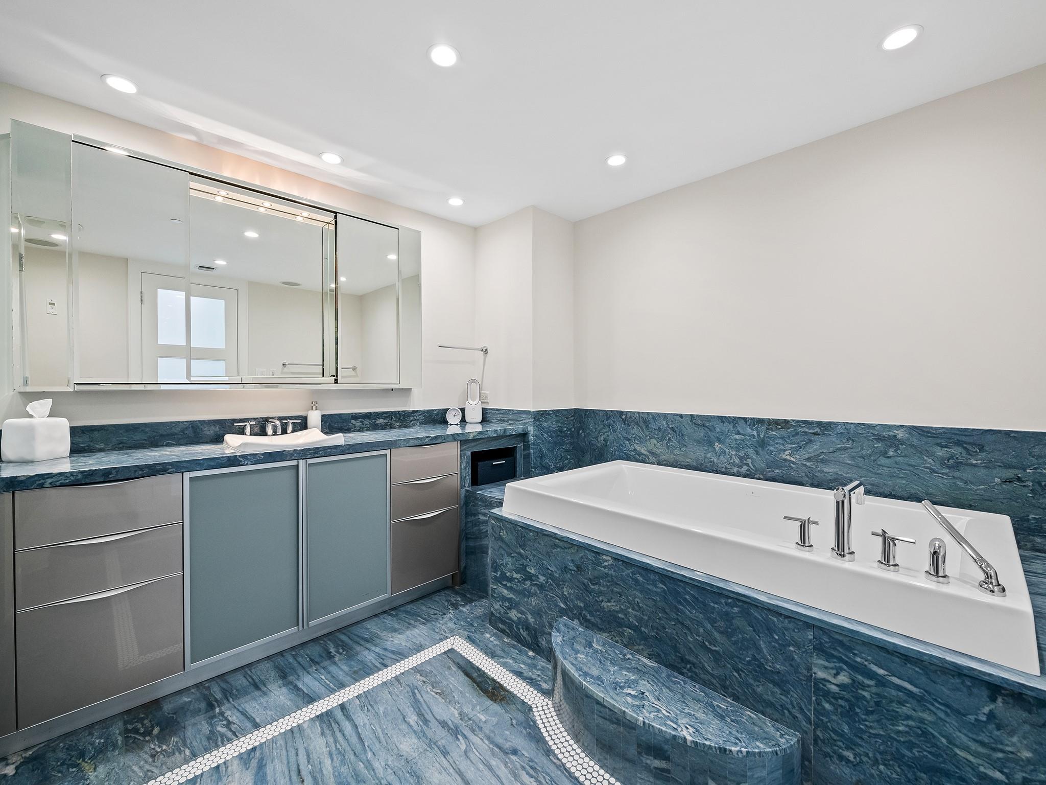 AQUAZUL CONDO - Residential