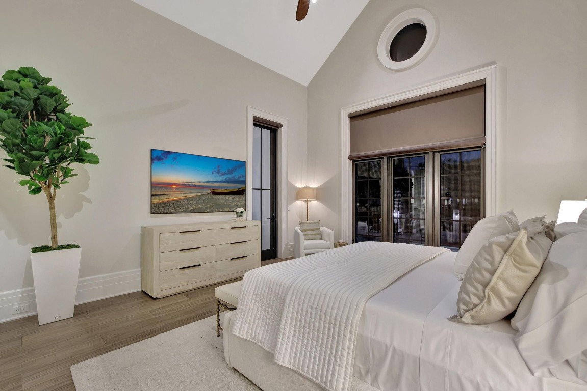 Venice 6-4 B - Residential