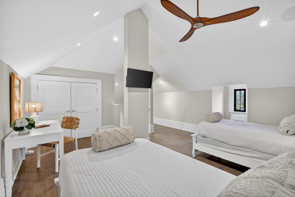 Venice 6-4 B - Residential