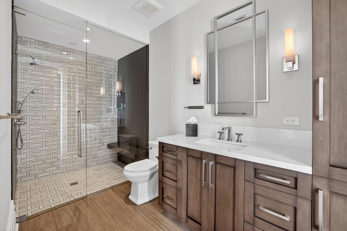 Venice 6-4 B - Residential