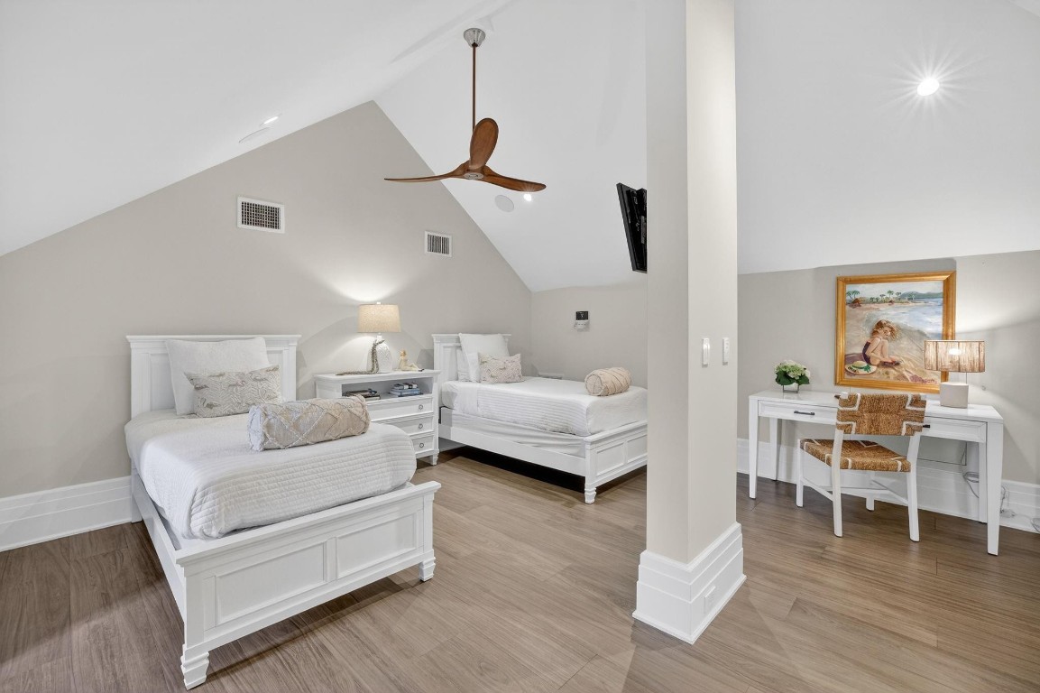 Venice 6-4 B - Residential