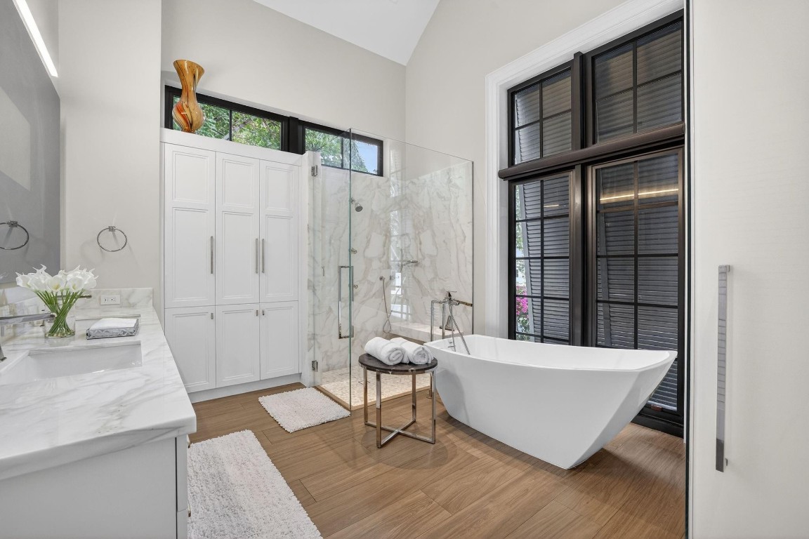 Venice 6-4 B - Residential