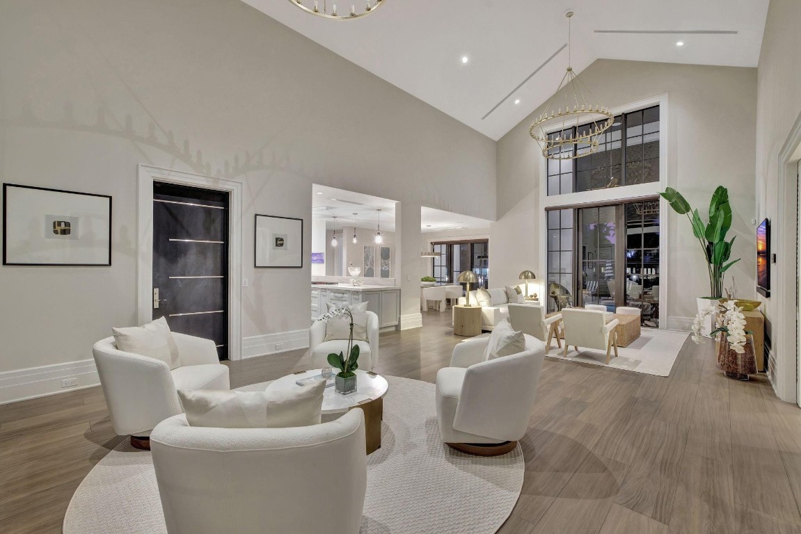 Venice 6-4 B - Residential