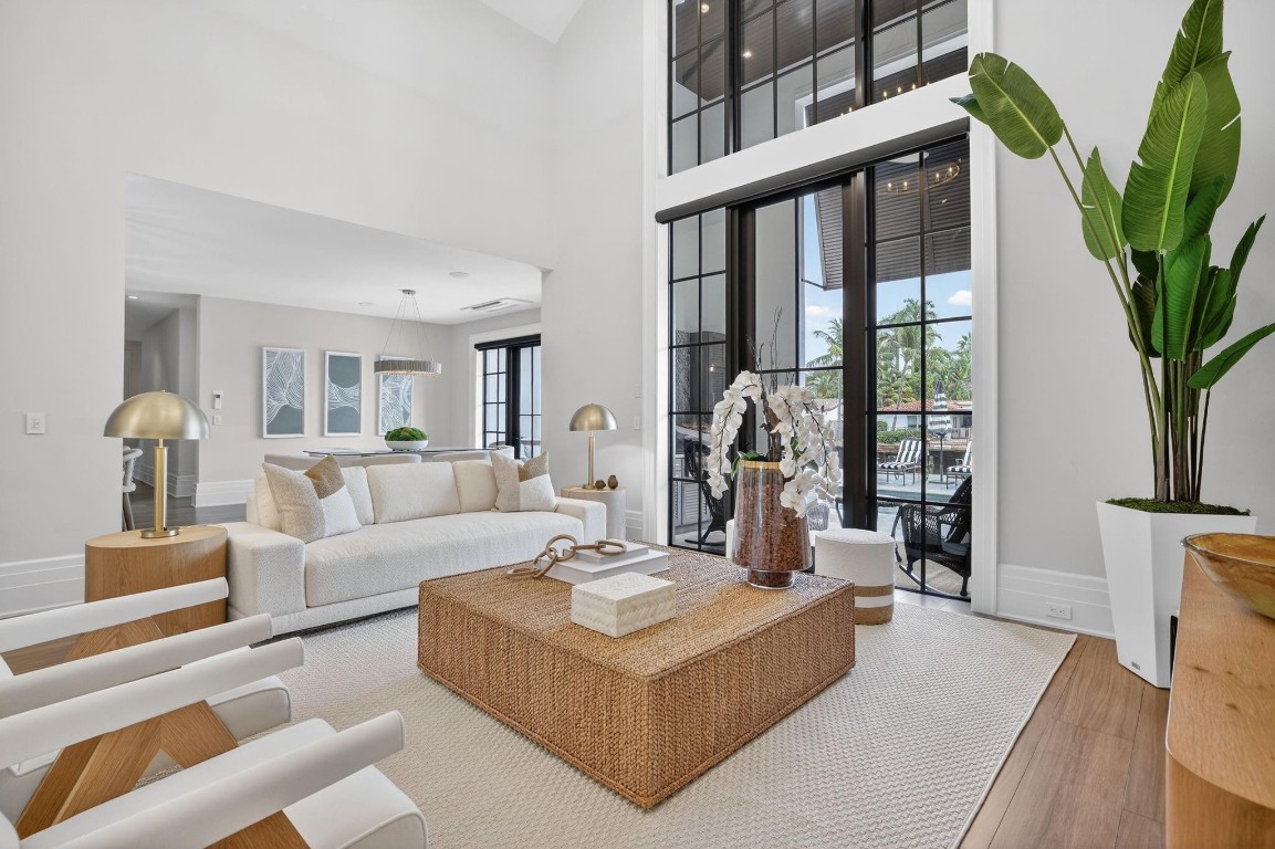 Venice 6-4 B - Residential