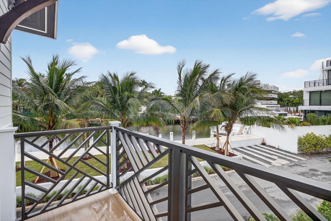 Venice 6-4 B - Residential