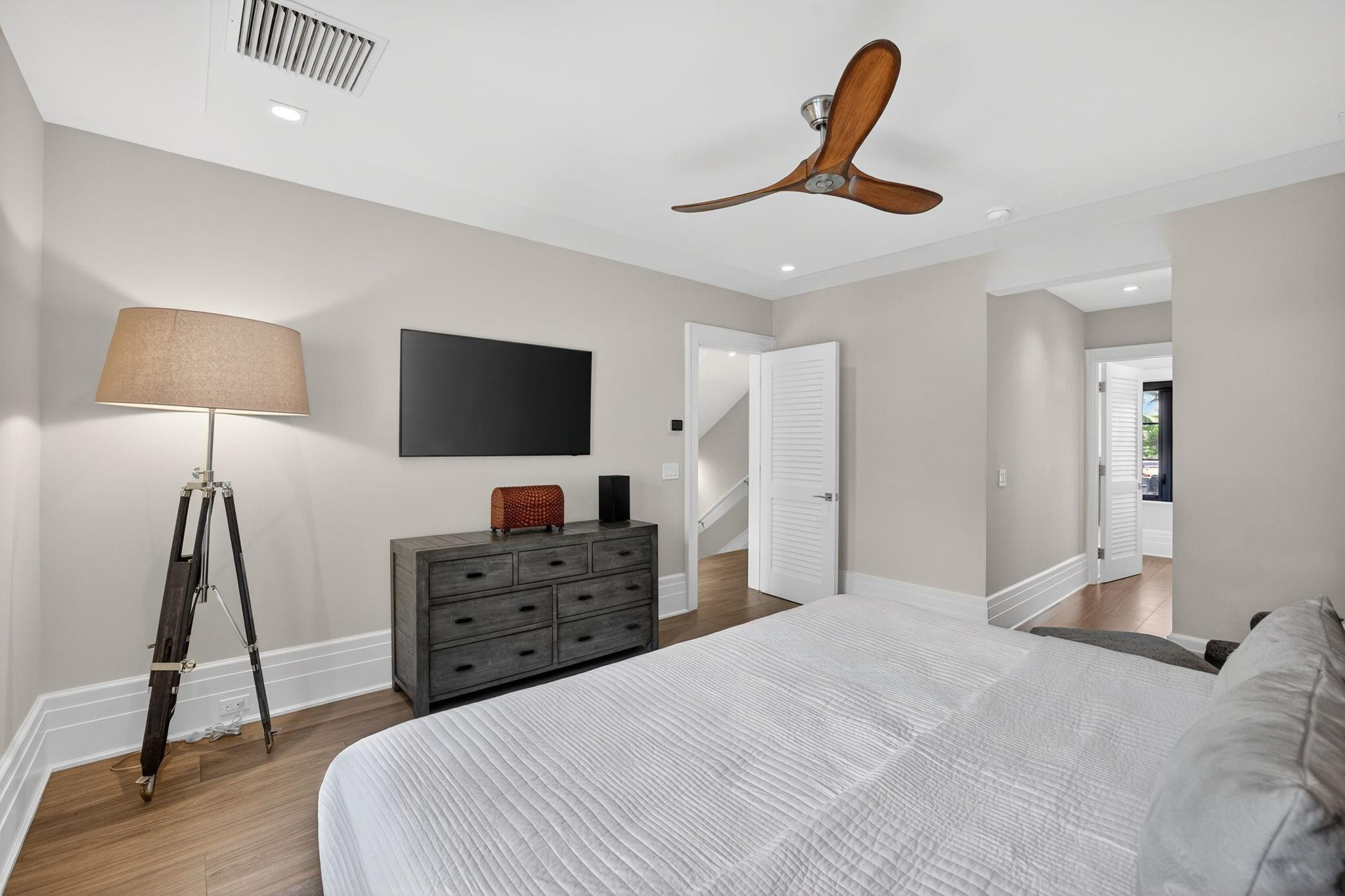 Venice 6-4 B - Residential