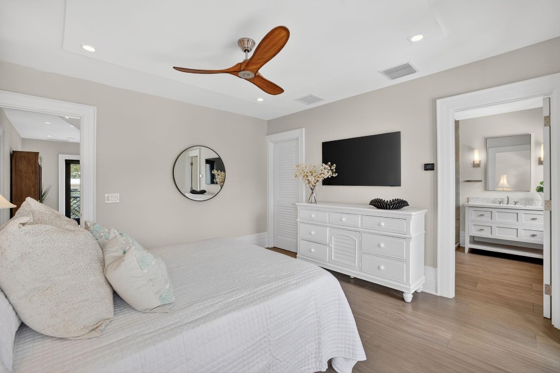 Venice 6-4 B - Residential