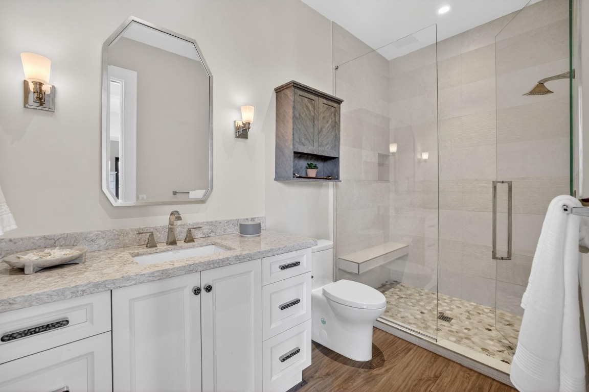 Venice 6-4 B - Residential