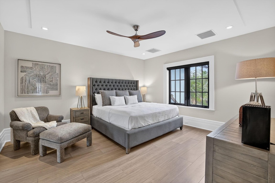 Venice 6-4 B - Residential