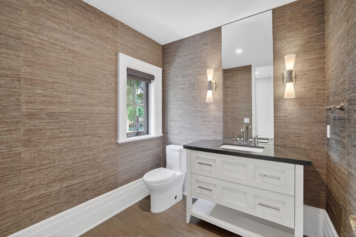 Venice 6-4 B - Residential