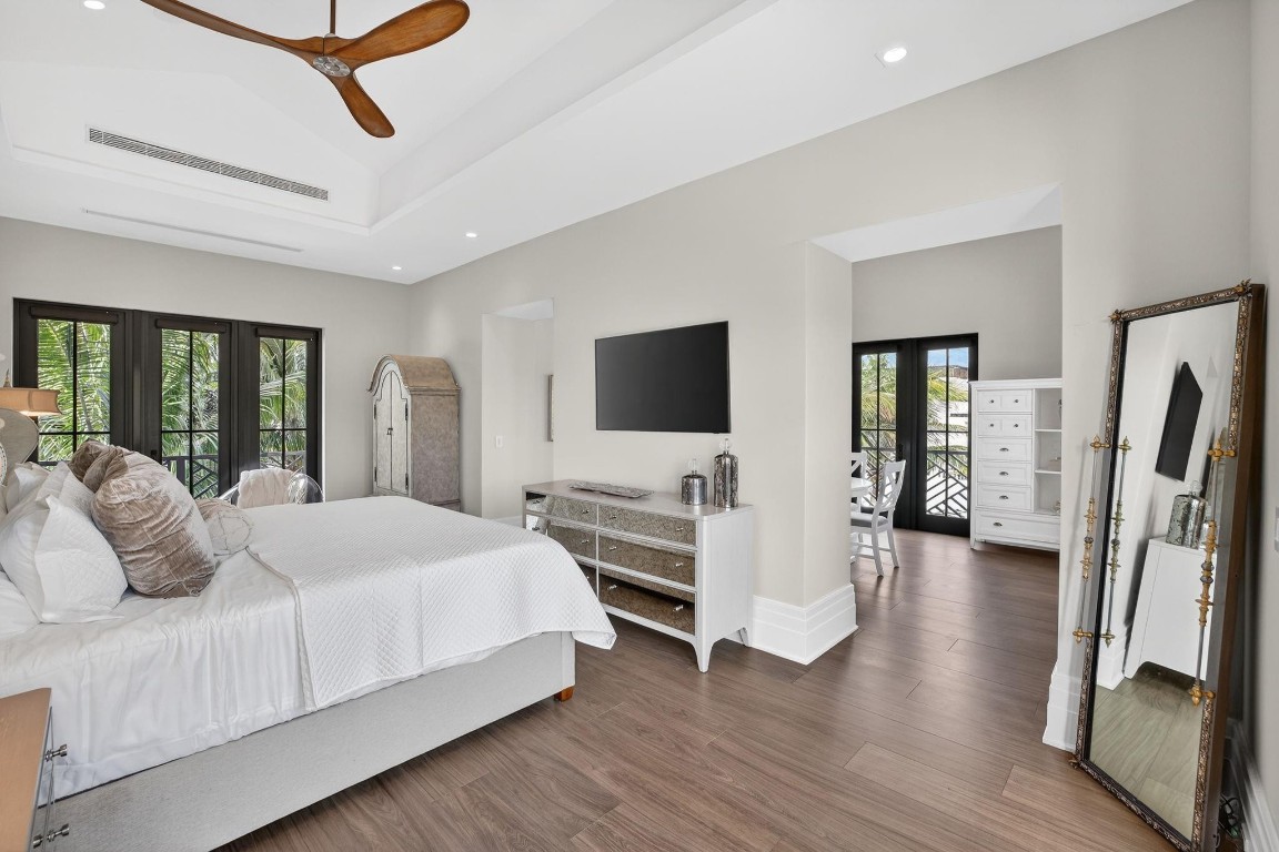 Venice 6-4 B - Residential