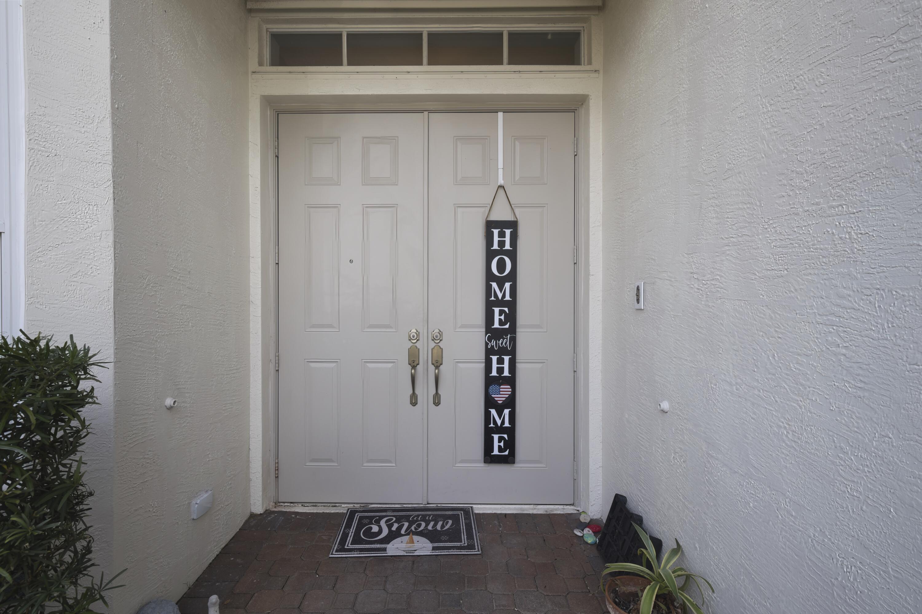 TRADITION PLAT NO 19 - Residential Lease