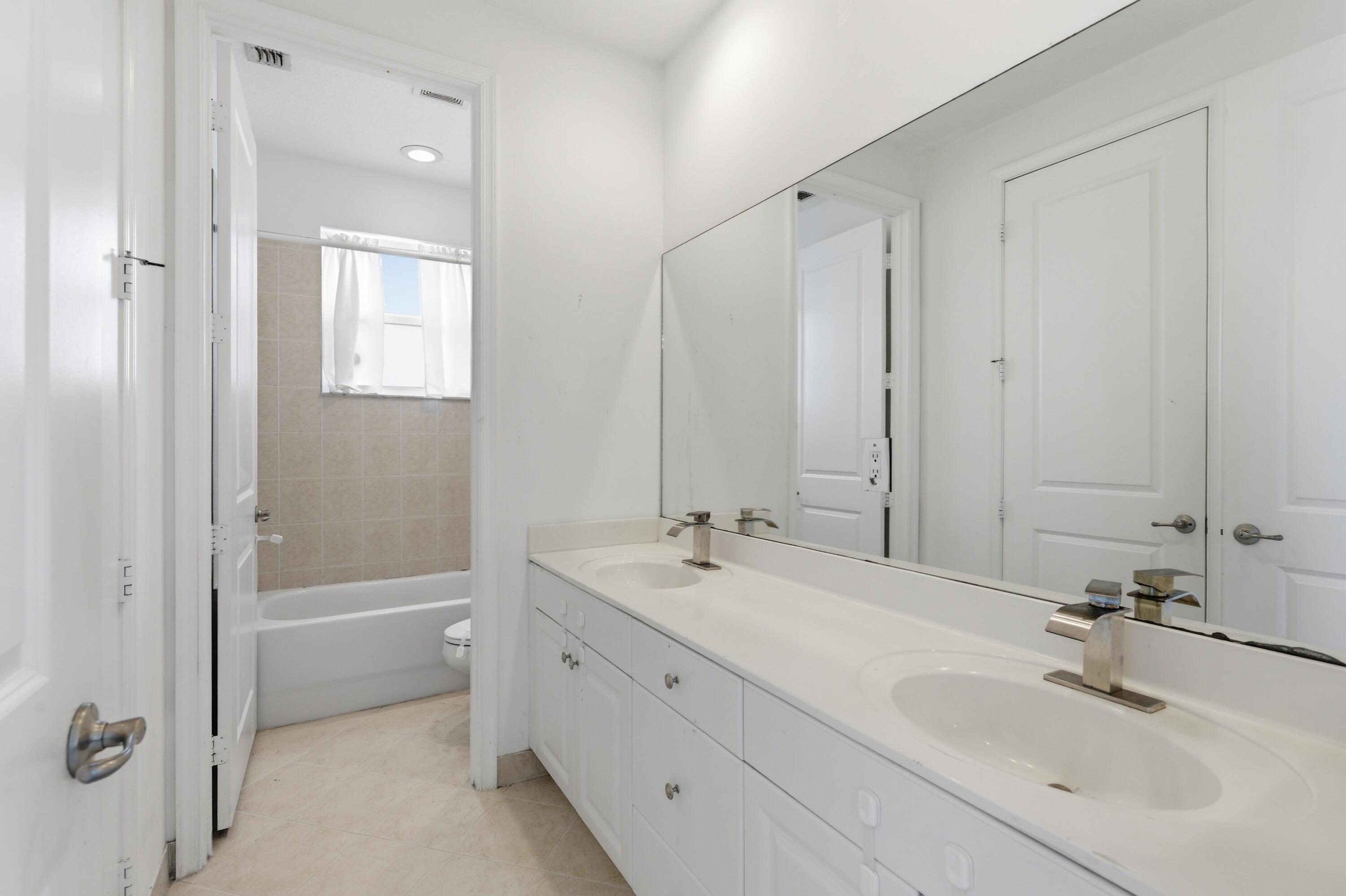 TRADITION PLAT NO 19 - Residential Lease