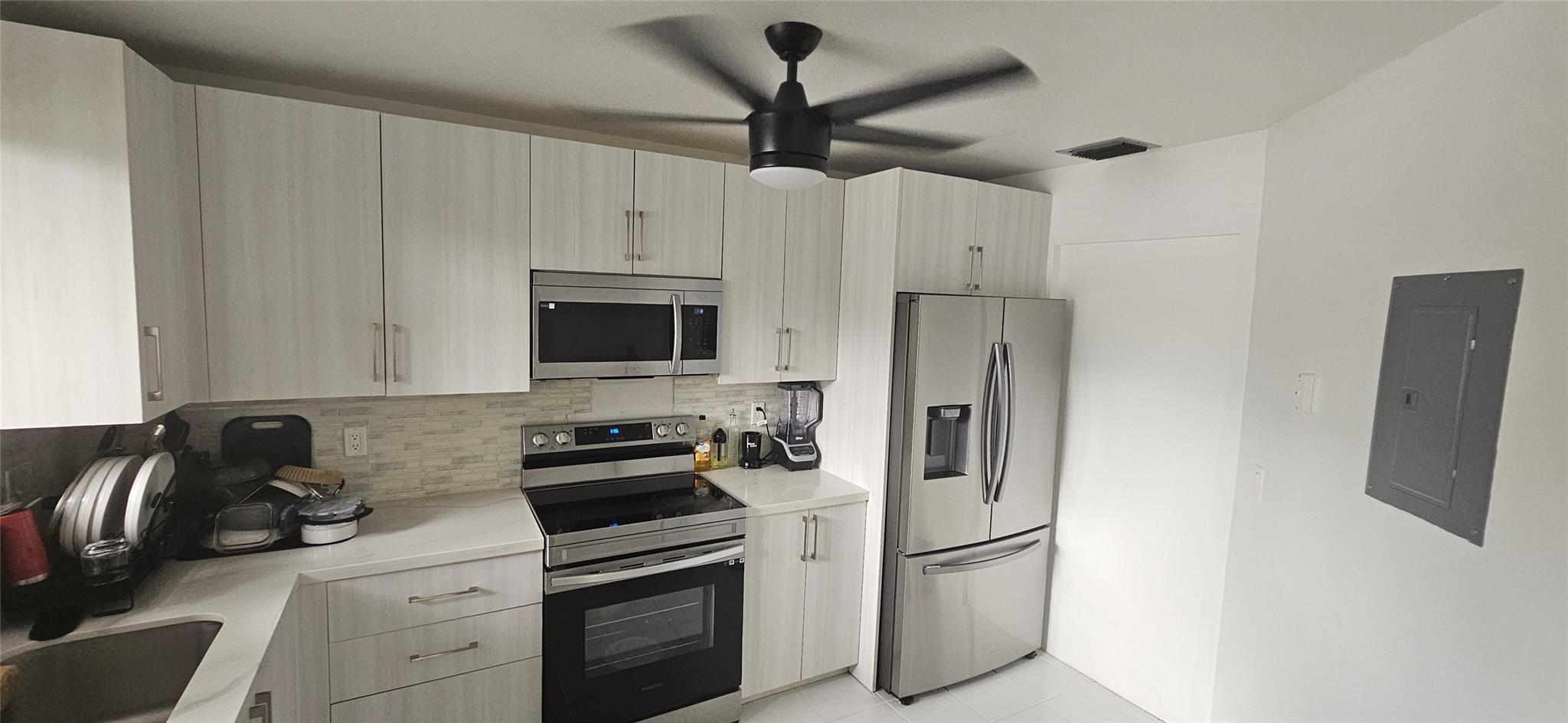 Coral Point North 126-32 - Residential Lease