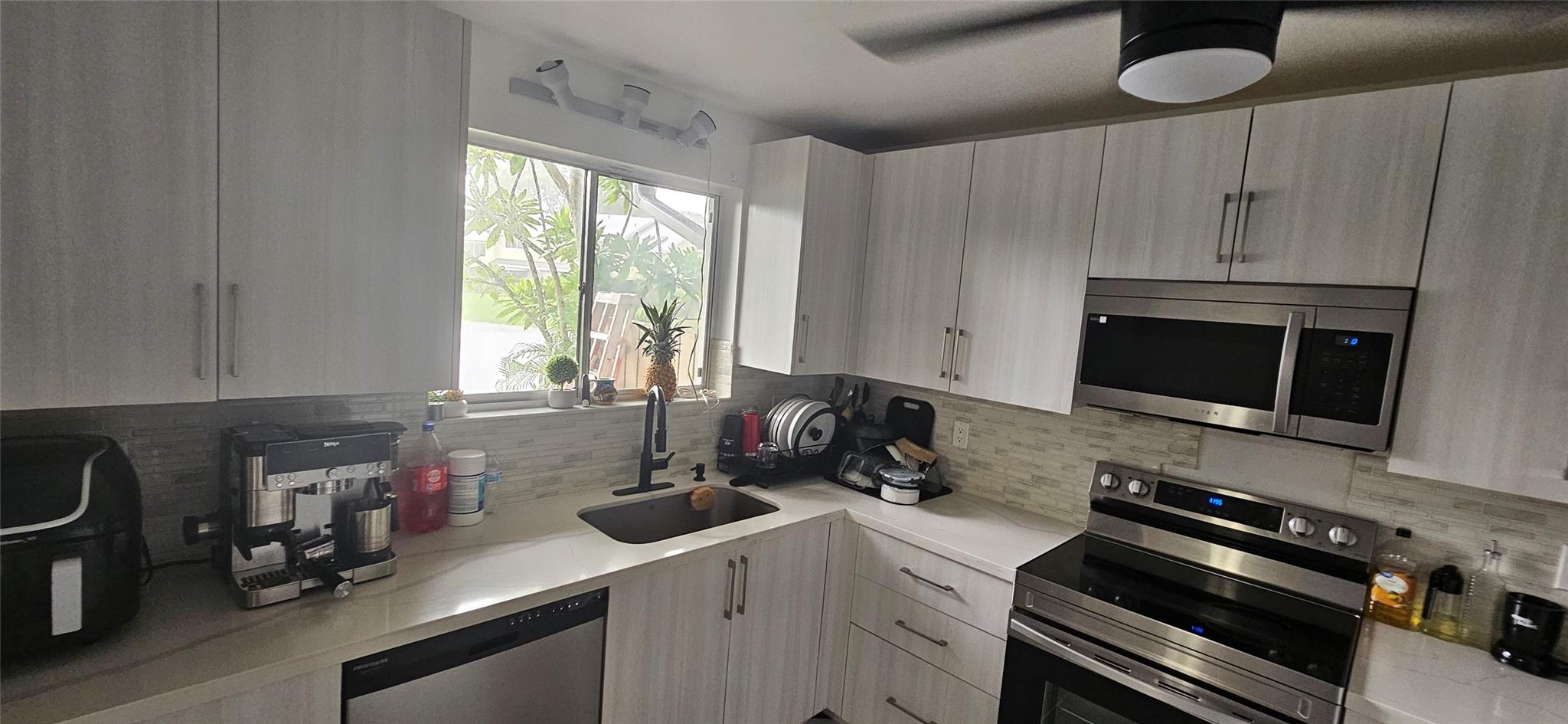 Coral Point North 126-32 - Residential Lease