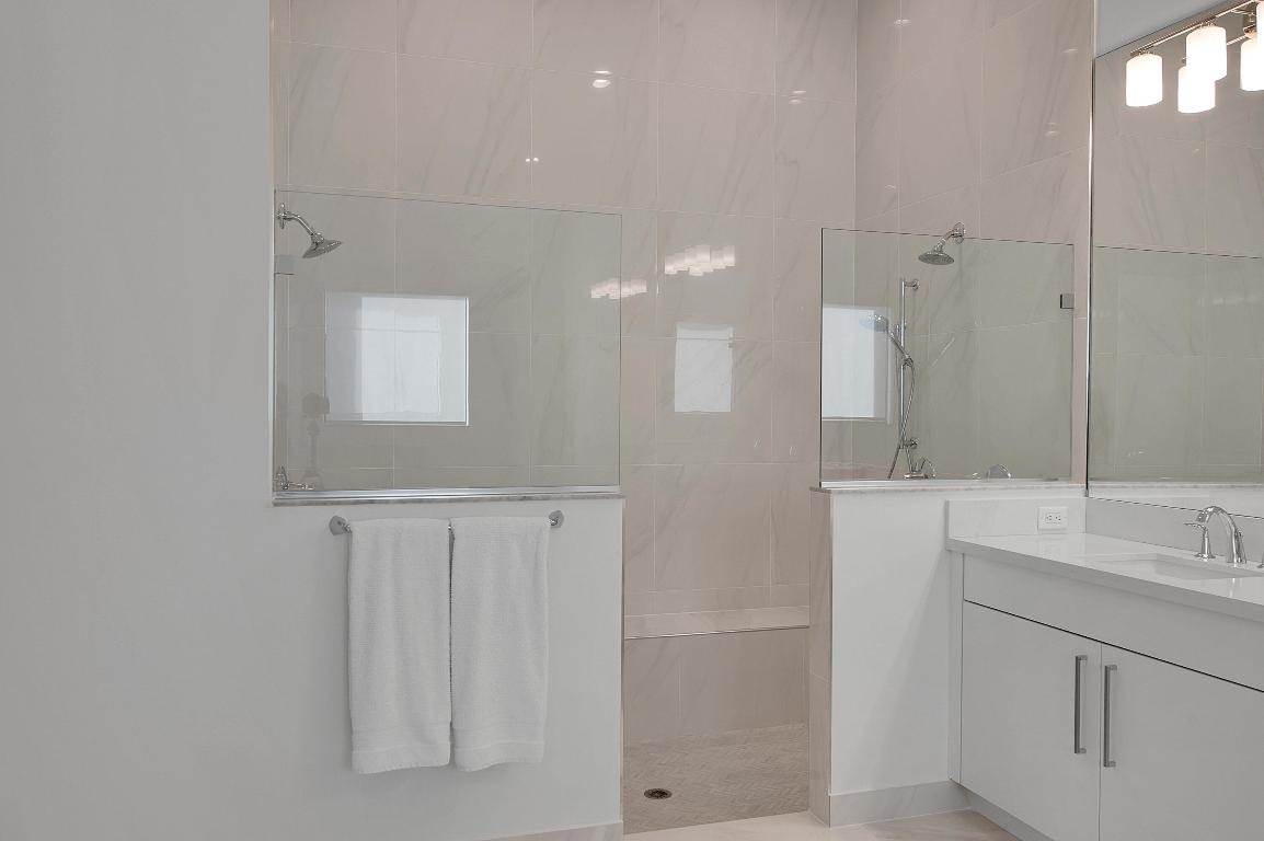 ROYAL PALM POLO - Residential