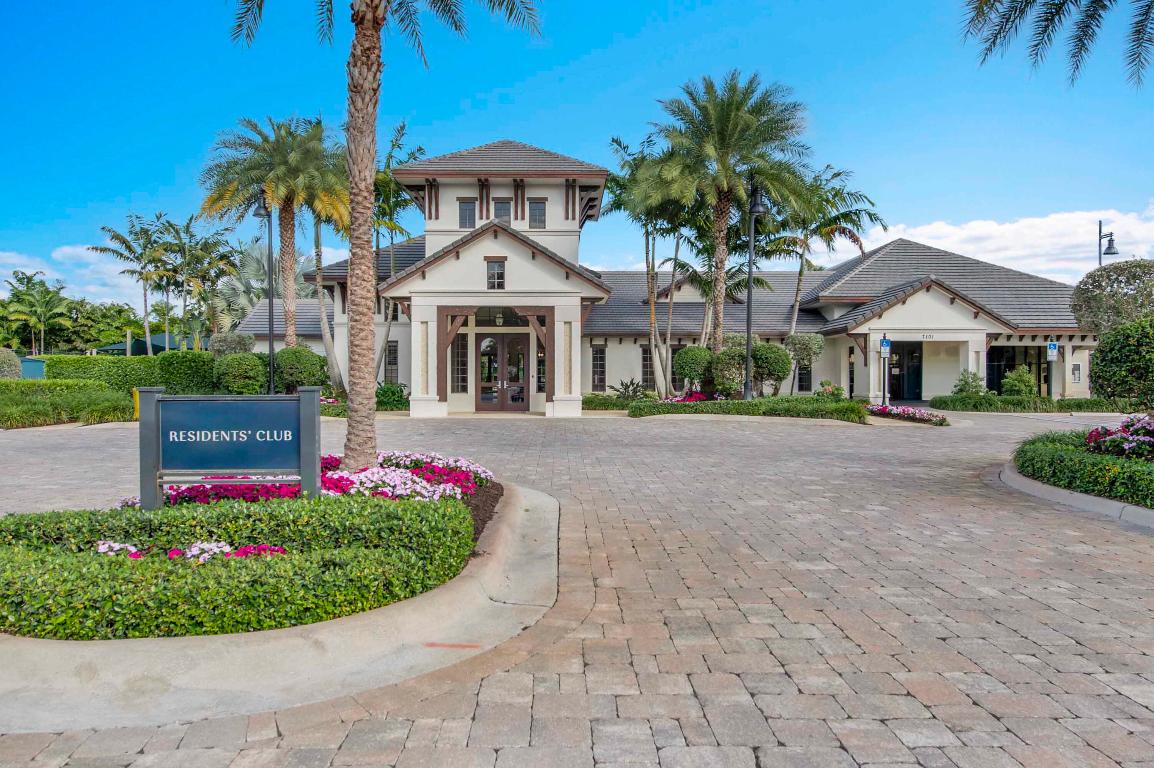 ROYAL PALM POLO - Residential