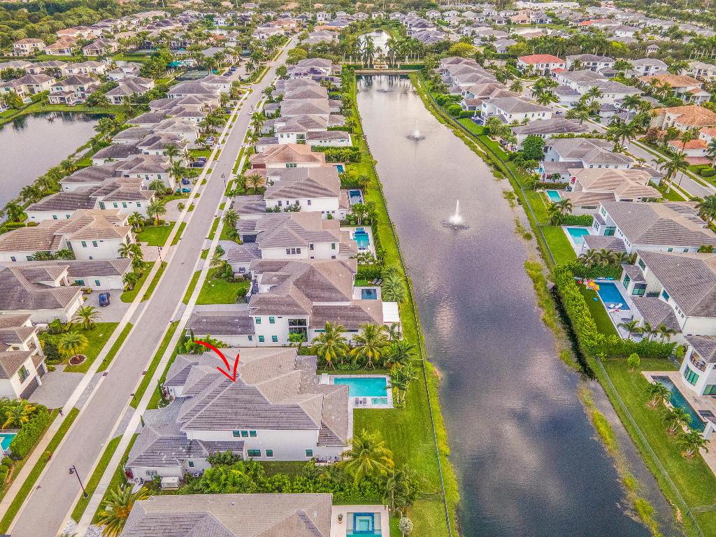 ROYAL PALM POLO - Residential