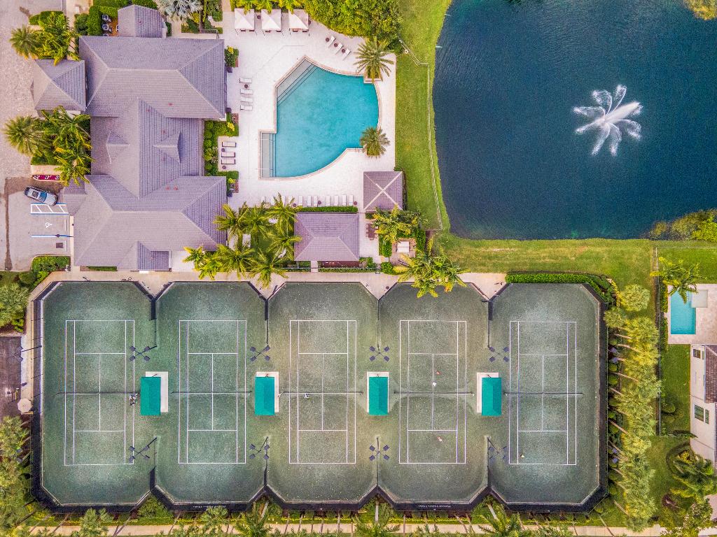 ROYAL PALM POLO - Residential