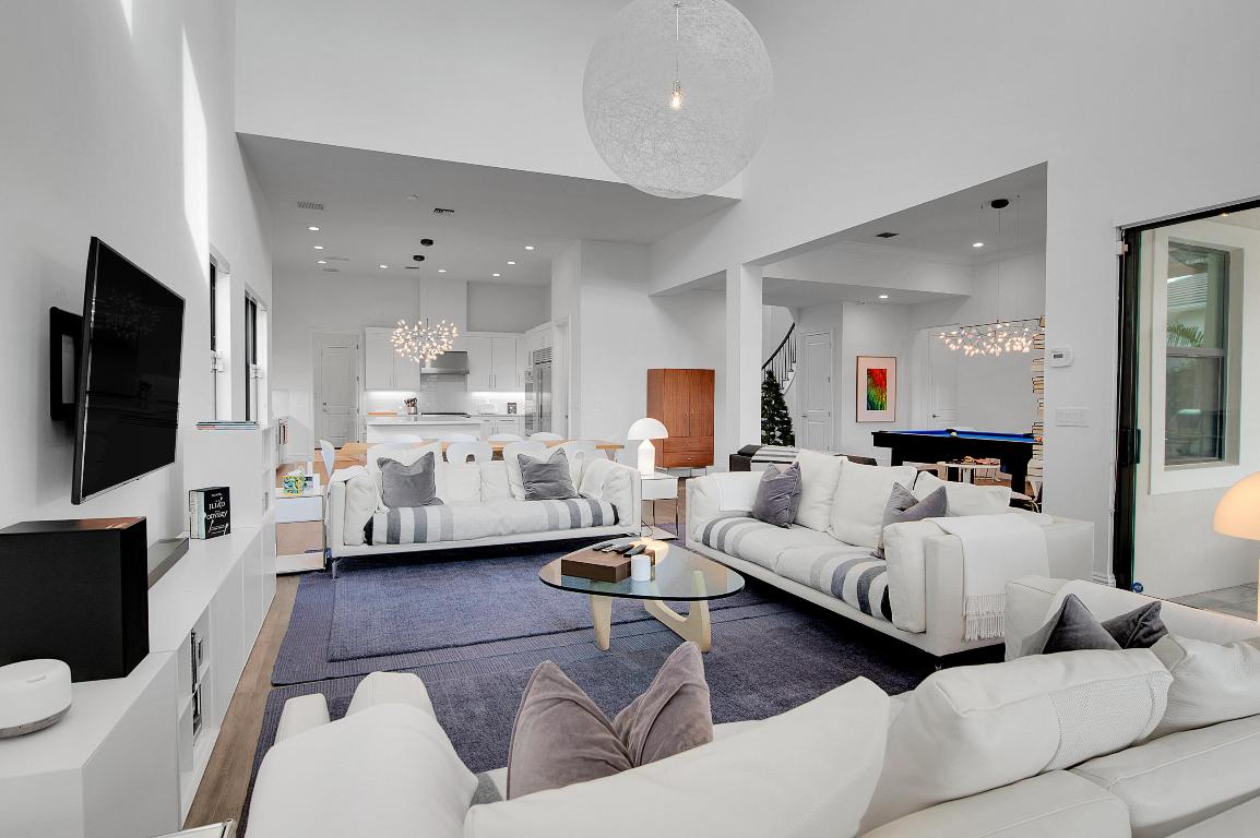 ROYAL PALM POLO - Residential