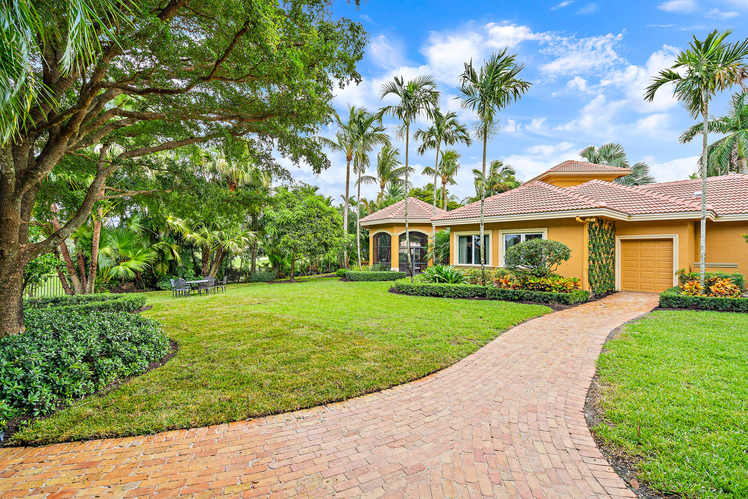 IBIS GOLF AND COUNTRY CLU - Residential