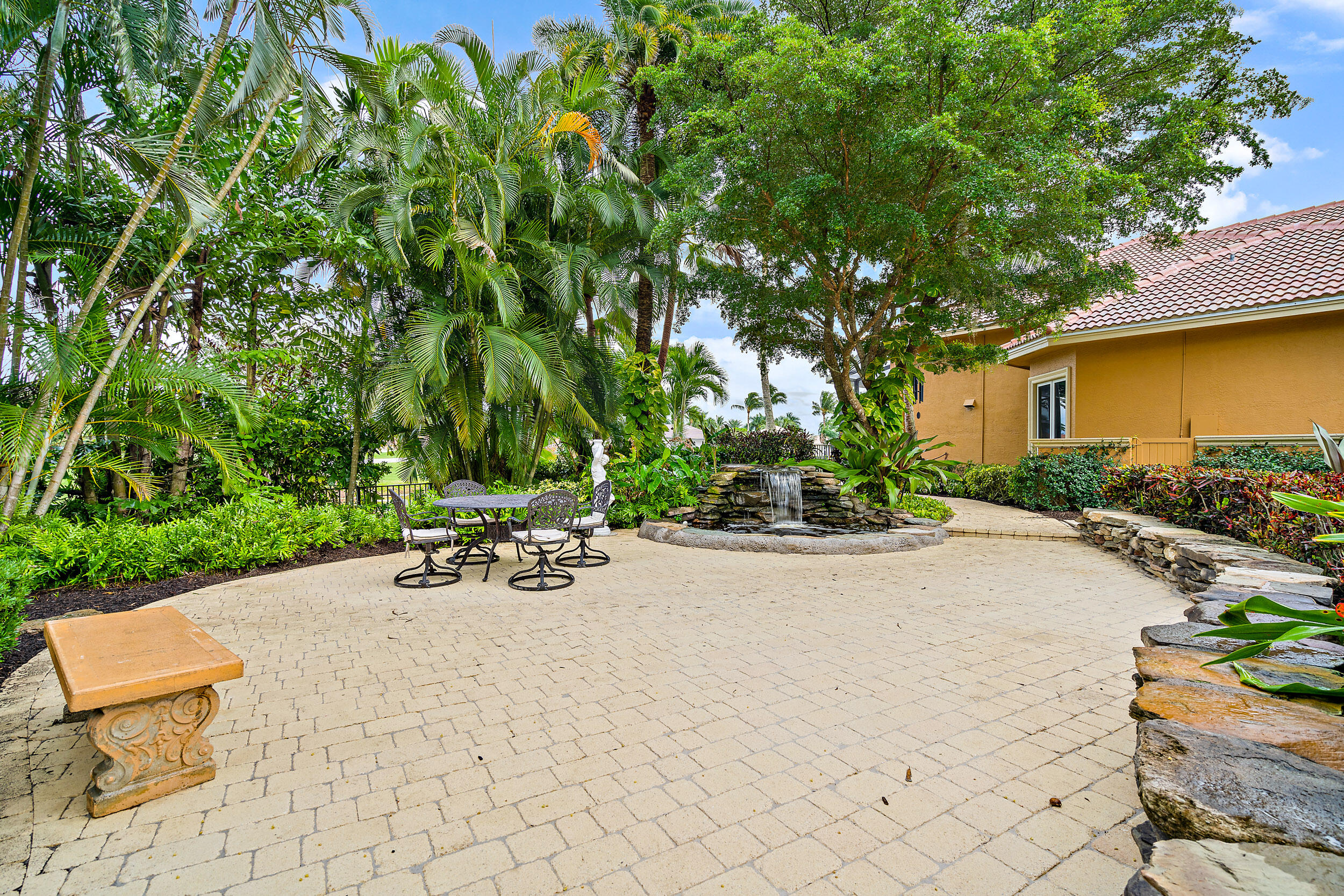 IBIS GOLF AND COUNTRY CLU - Residential