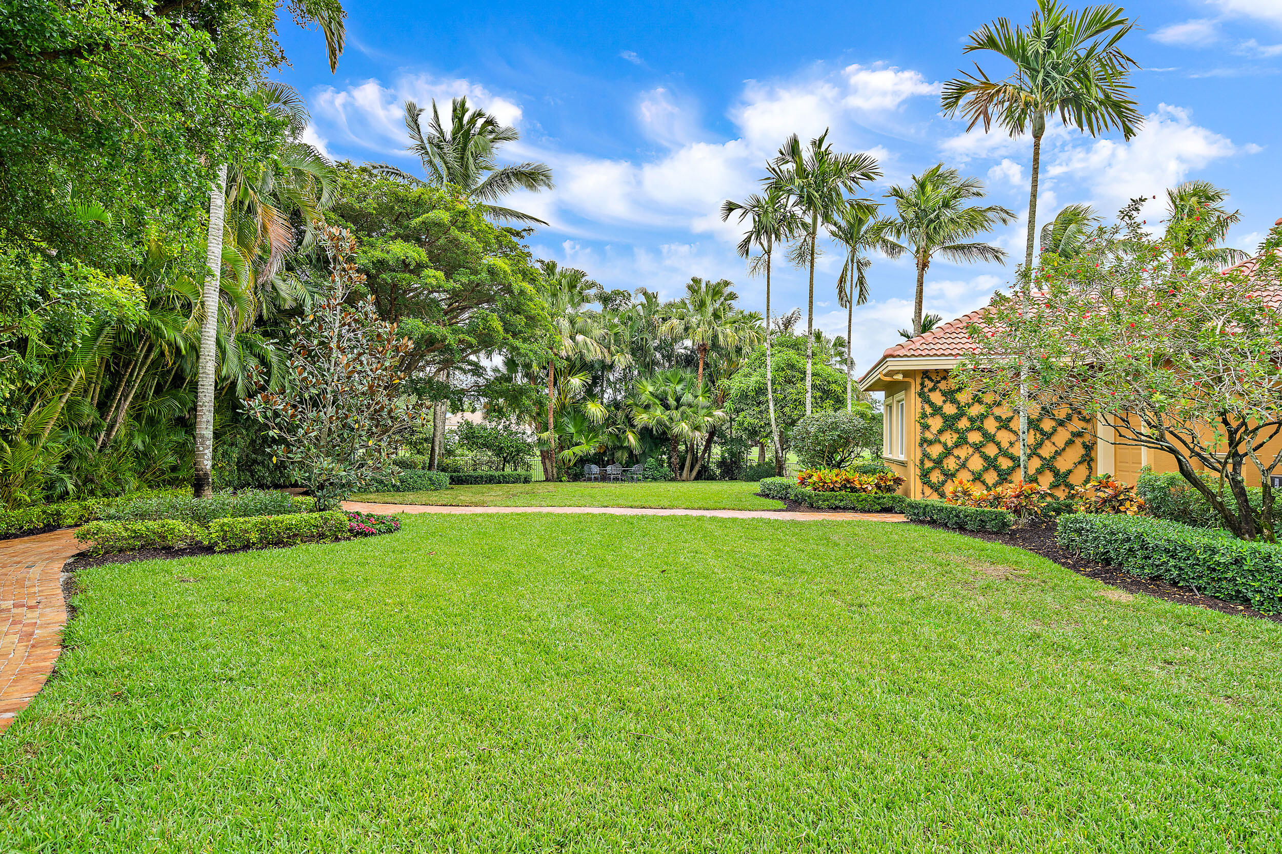 IBIS GOLF AND COUNTRY CLU - Residential