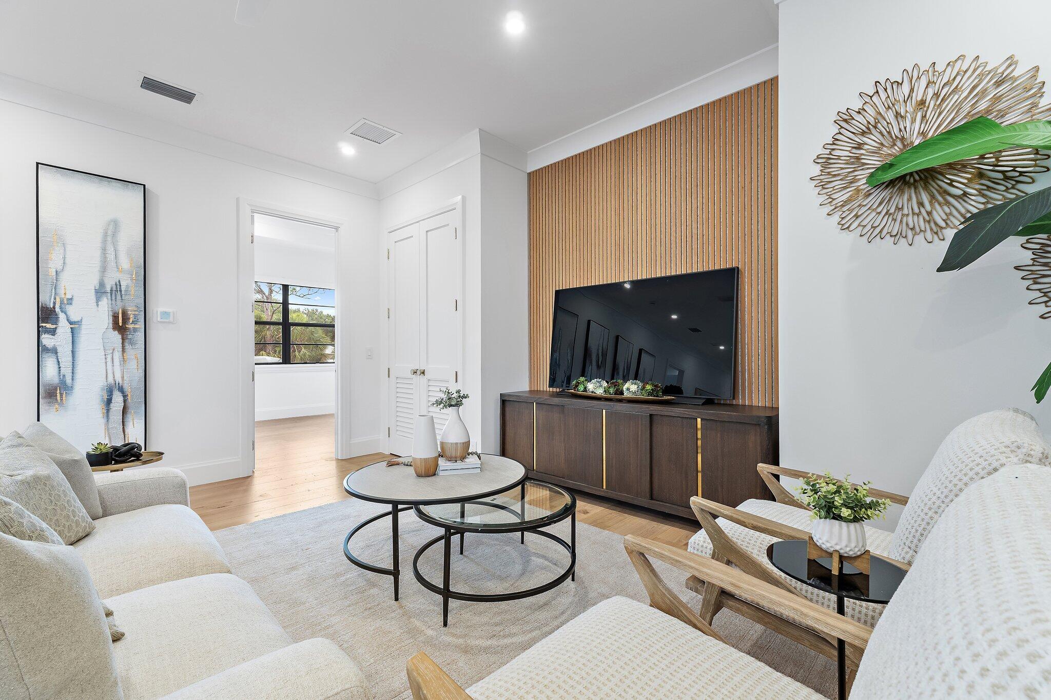 PENNOCK POINT - Residential