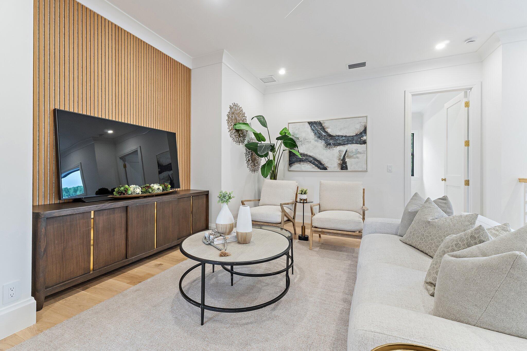 PENNOCK POINT - Residential