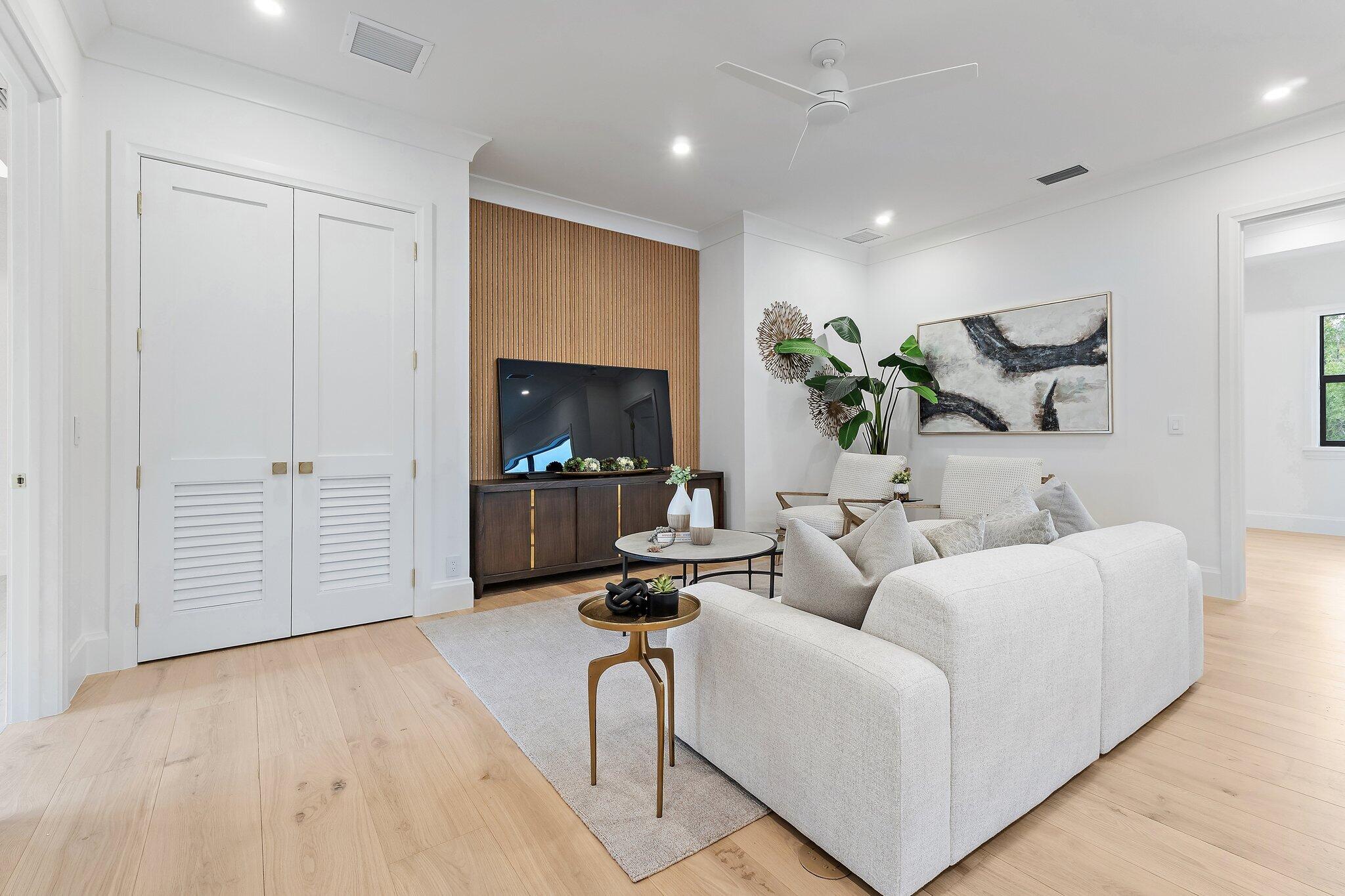 PENNOCK POINT - Residential