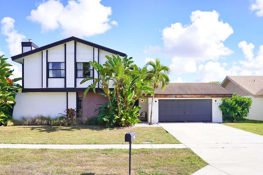 Photo of 760 Windtree Way, Wellington, FL 33414 (MLS # B26061694)