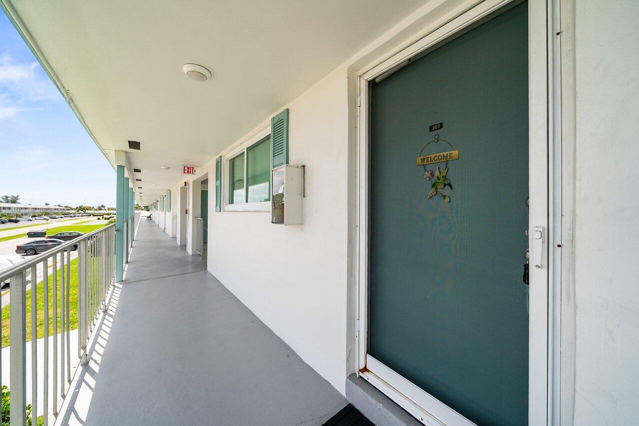 1117 Lake Terrace 207