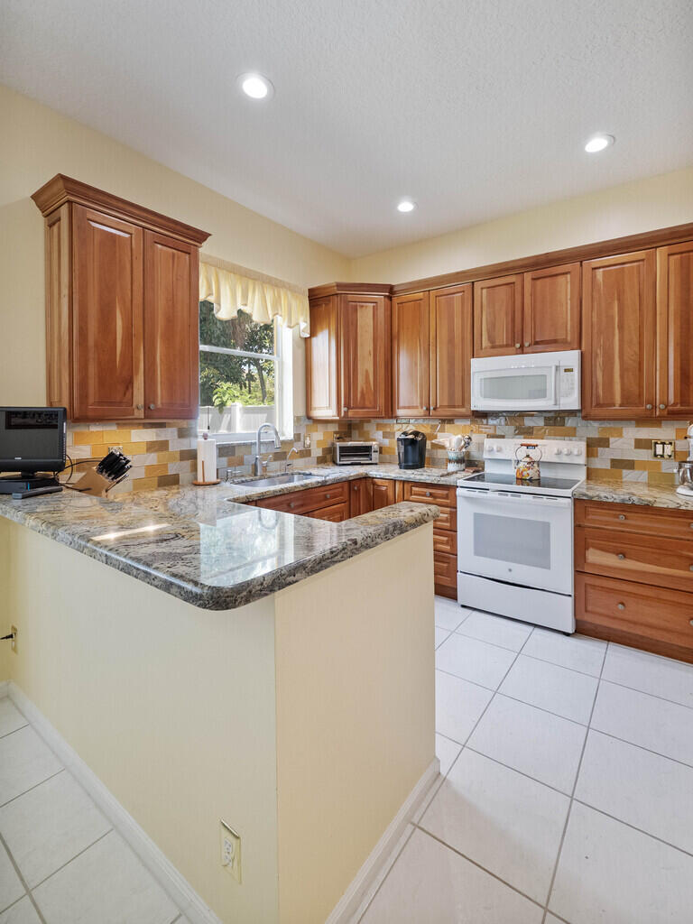 CYPRESS WOODS 2, SUMMER CHASE - Residential